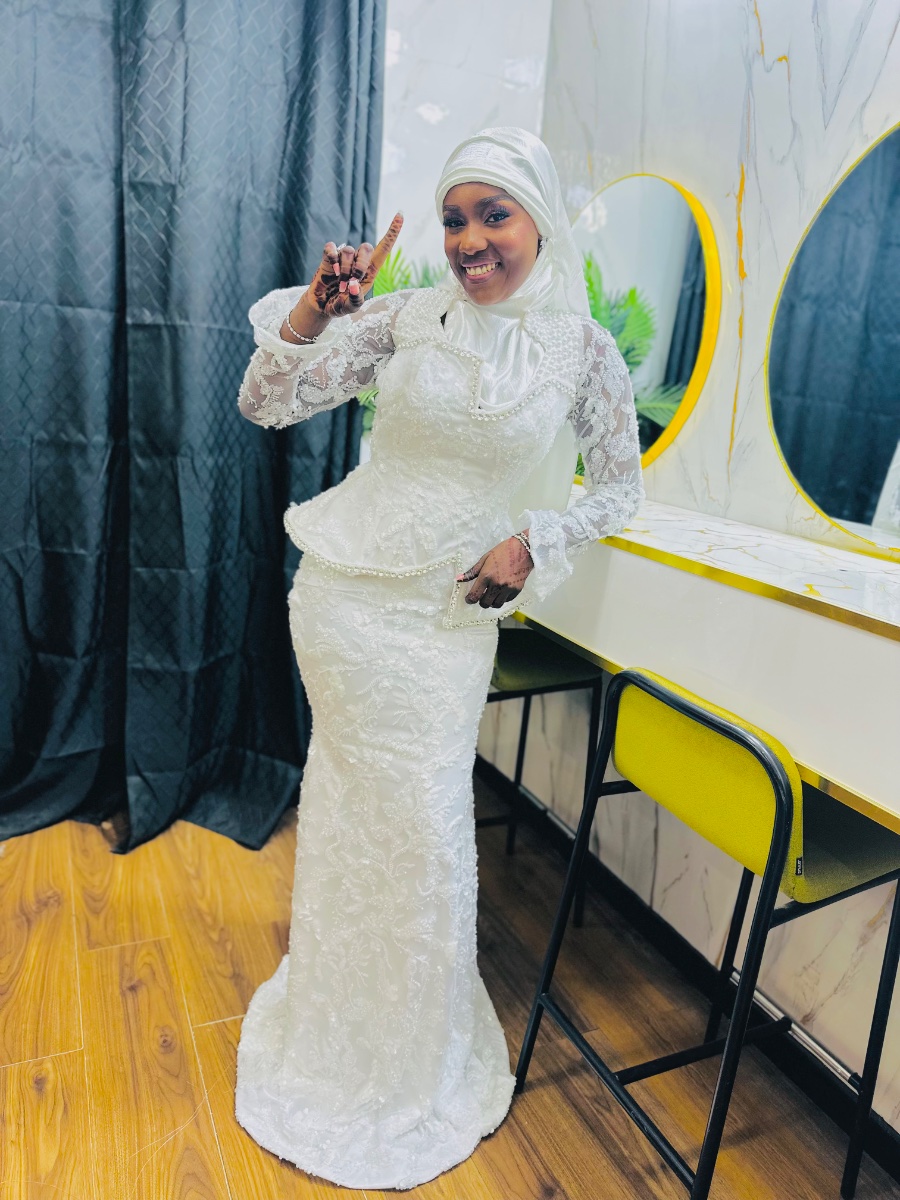 Tenue mariage 60k - Image 1